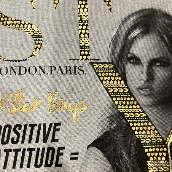 Beautiful Only One Vintage T-shirt model: “On Style Magazine” - Picture 9 of 9